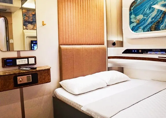 Tab Capsule Hotel - Kayoon Surabaya